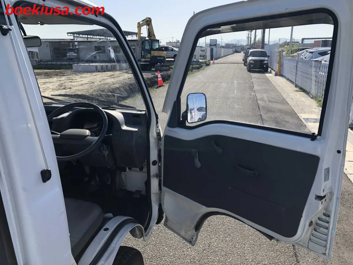 1994 Subaru Sambar 4x4, a white Kei Truck, for sale at Boeki USA in Paterson, NJ (photo 12 of 20)