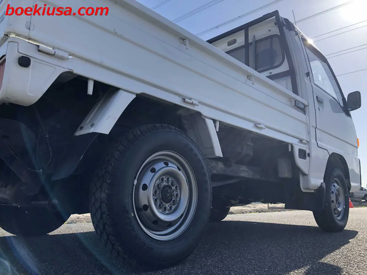 1994 Subaru Sambar 4x4, a white Kei Truck, for sale at Boeki USA in Paterson, NJ (photo 6 of 20)