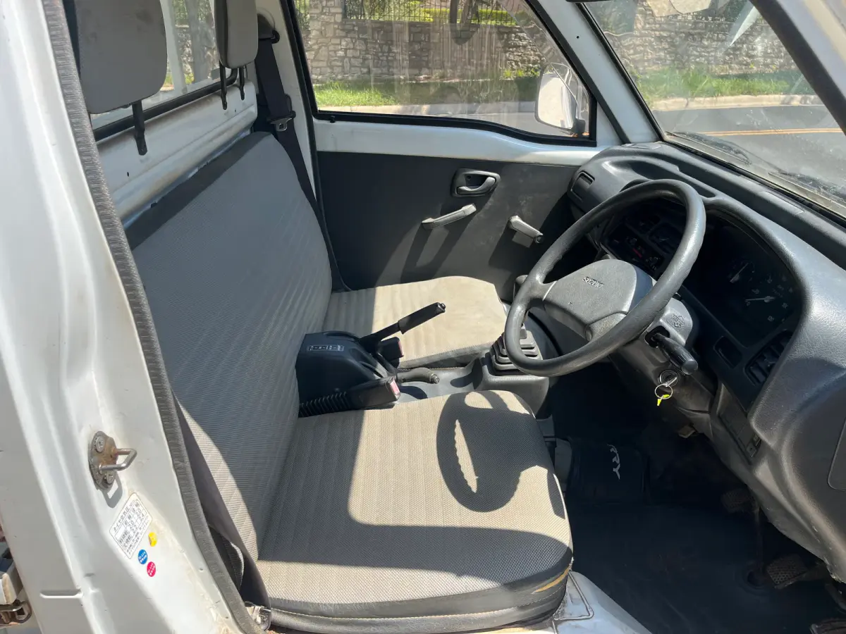 1994 Suzuki Carry, 4WD, a Kei Truck, for sale at Sunshine Imports in Austin, TX (photo 7 of 13)