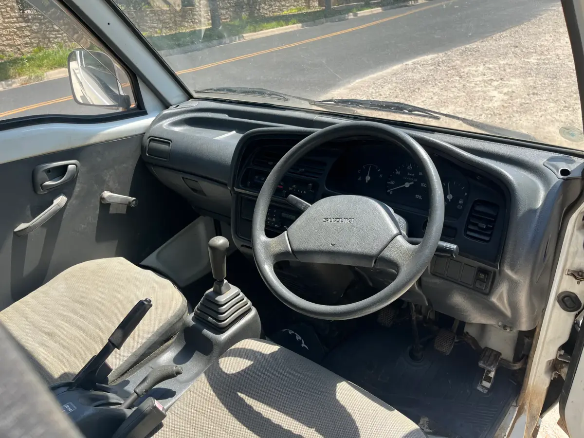 1994 Suzuki Carry, 4WD, a Kei Truck, for sale at Sunshine Imports in Austin, TX (photo 8 of 13)