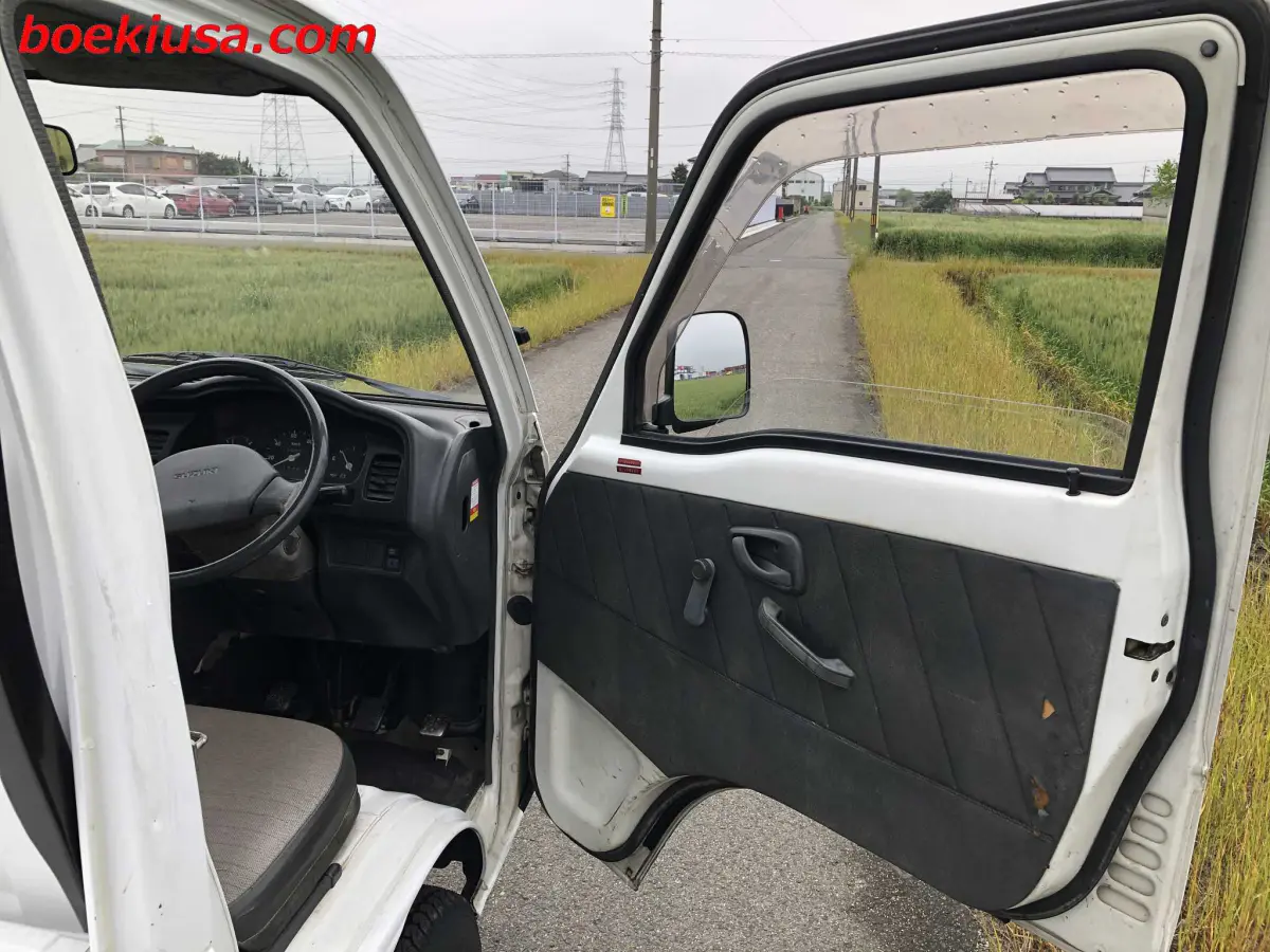 1994 Suzuki Carry 4x4, a white Kei Truck, for sale at Boeki USA in Paterson, NJ (photo 12 of 20)
