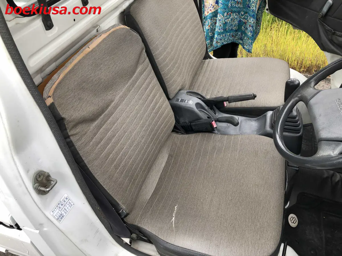 1994 Suzuki Carry 4x4, a white Kei Truck, for sale at Boeki USA in Paterson, NJ (photo 14 of 20)