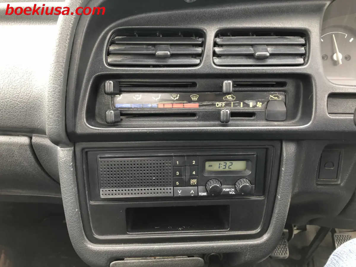 1994 Suzuki Carry 4x4, a white Kei Truck, for sale at Boeki USA in Paterson, NJ (photo 17 of 20)