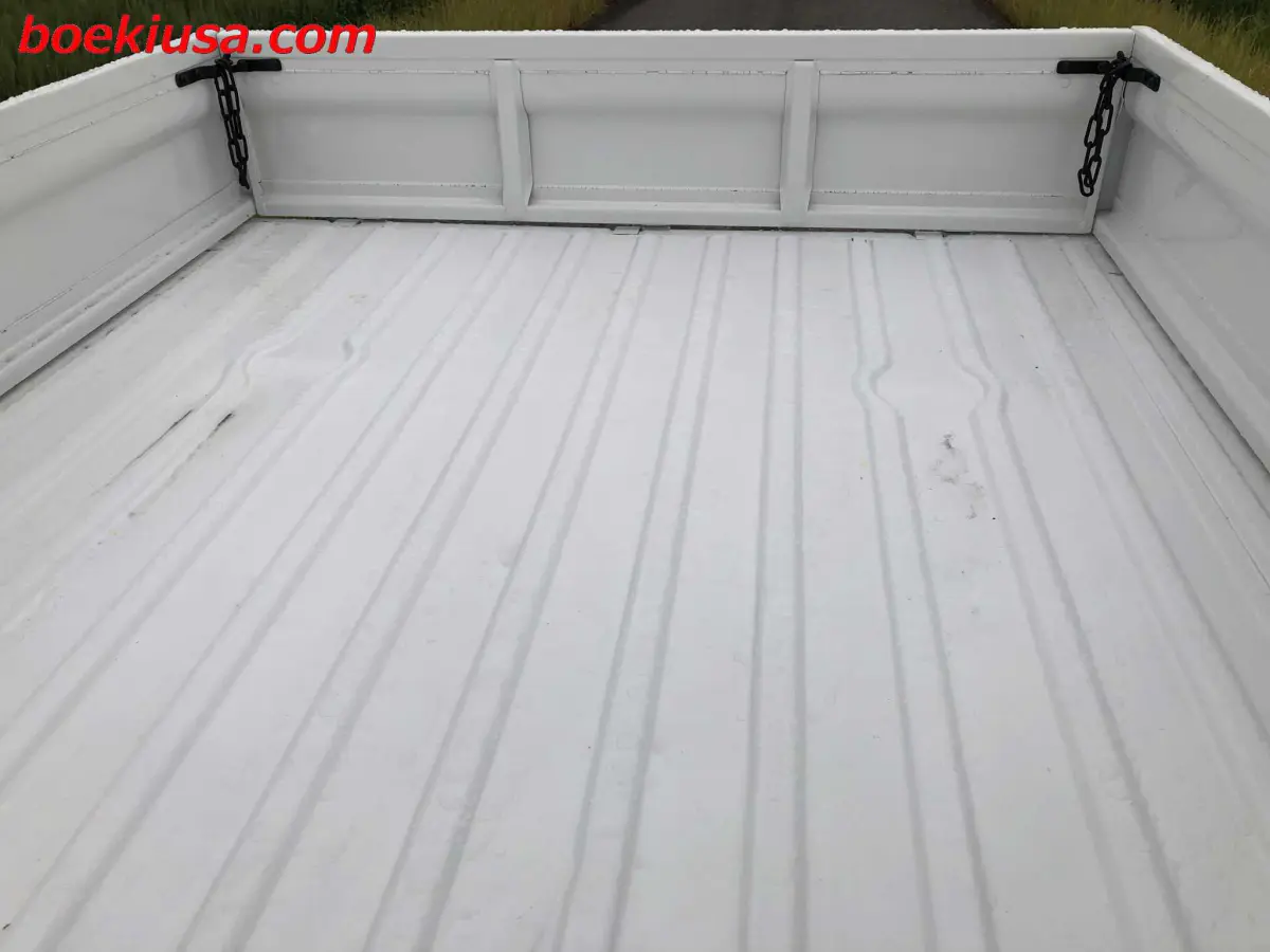 1994 Suzuki Carry 4x4, a white Kei Truck, for sale at Boeki USA in Paterson, NJ (photo 7 of 20)