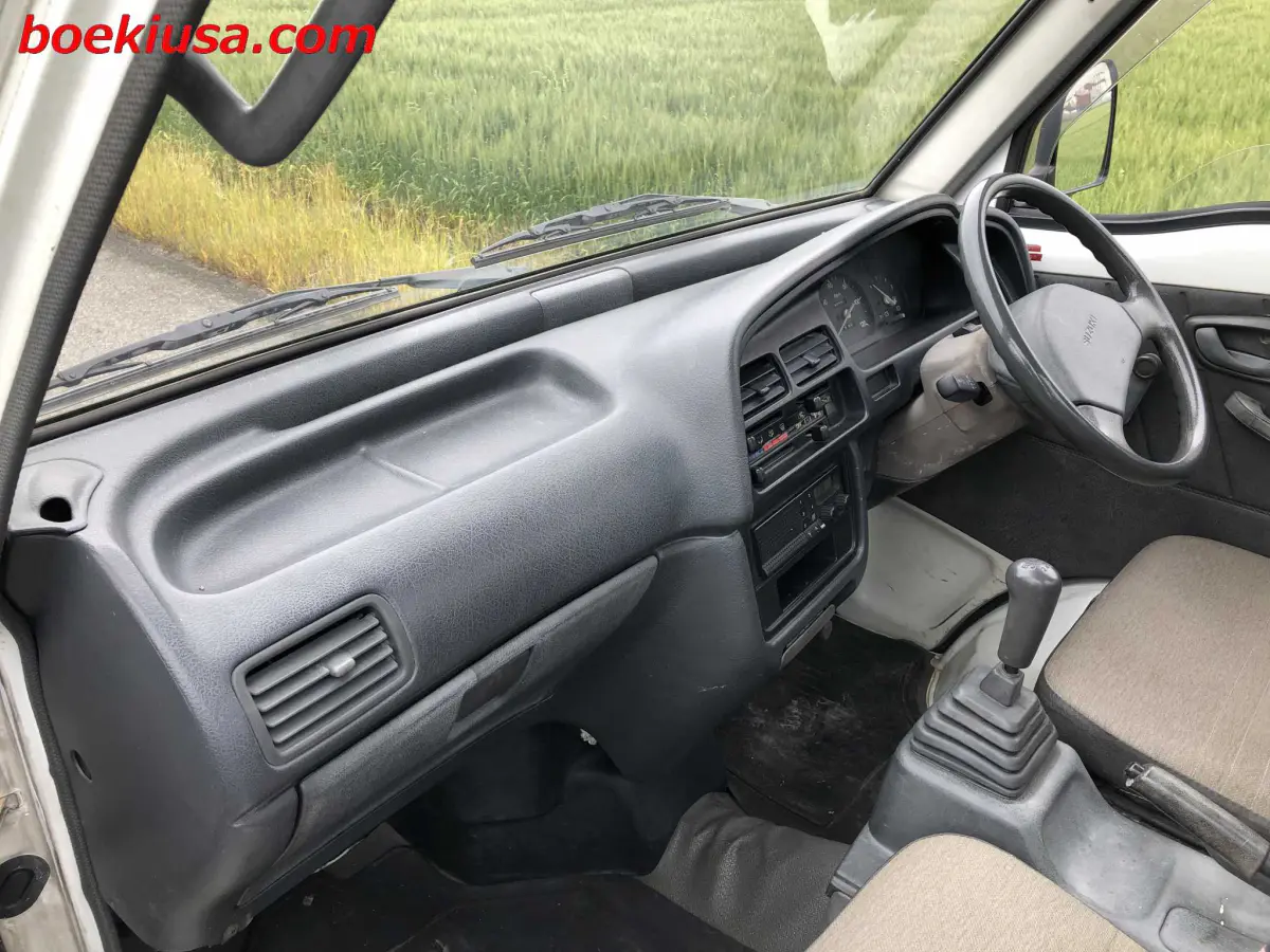 1994 Suzuki Carry 4x4, a white Kei Truck, for sale at Boeki USA in Paterson, NJ (photo 9 of 20)