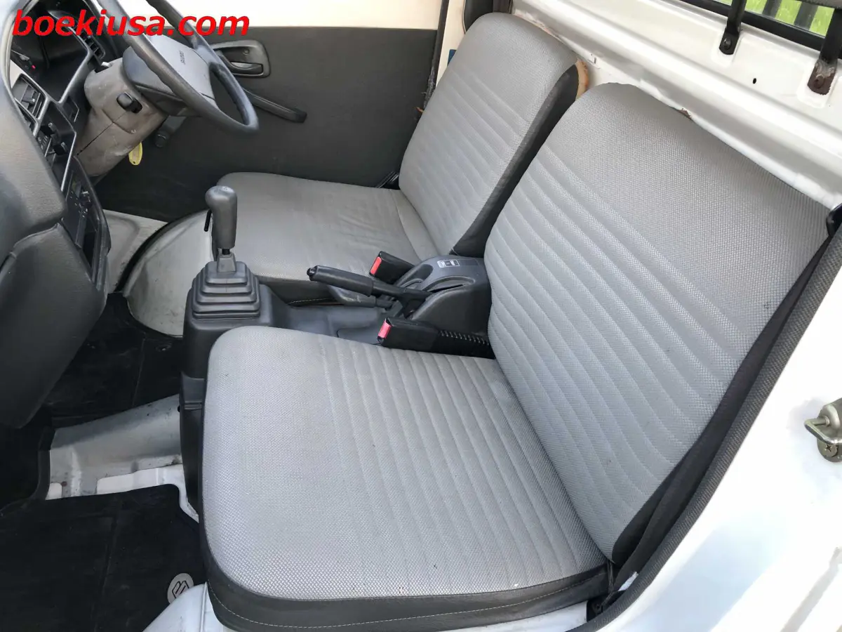 1994 Suzuki Carry 4x4, a white Kei Truck, for sale at Boeki USA in Paterson, NJ (photo 10 of 20)