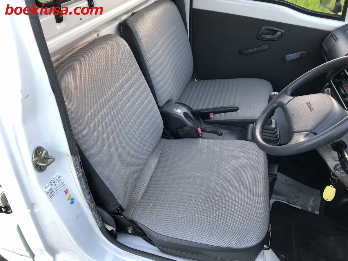 1994 Suzuki Carry 4x4, a white Kei Truck, for sale at Boeki USA in Paterson, NJ (photo 14 of 20)
