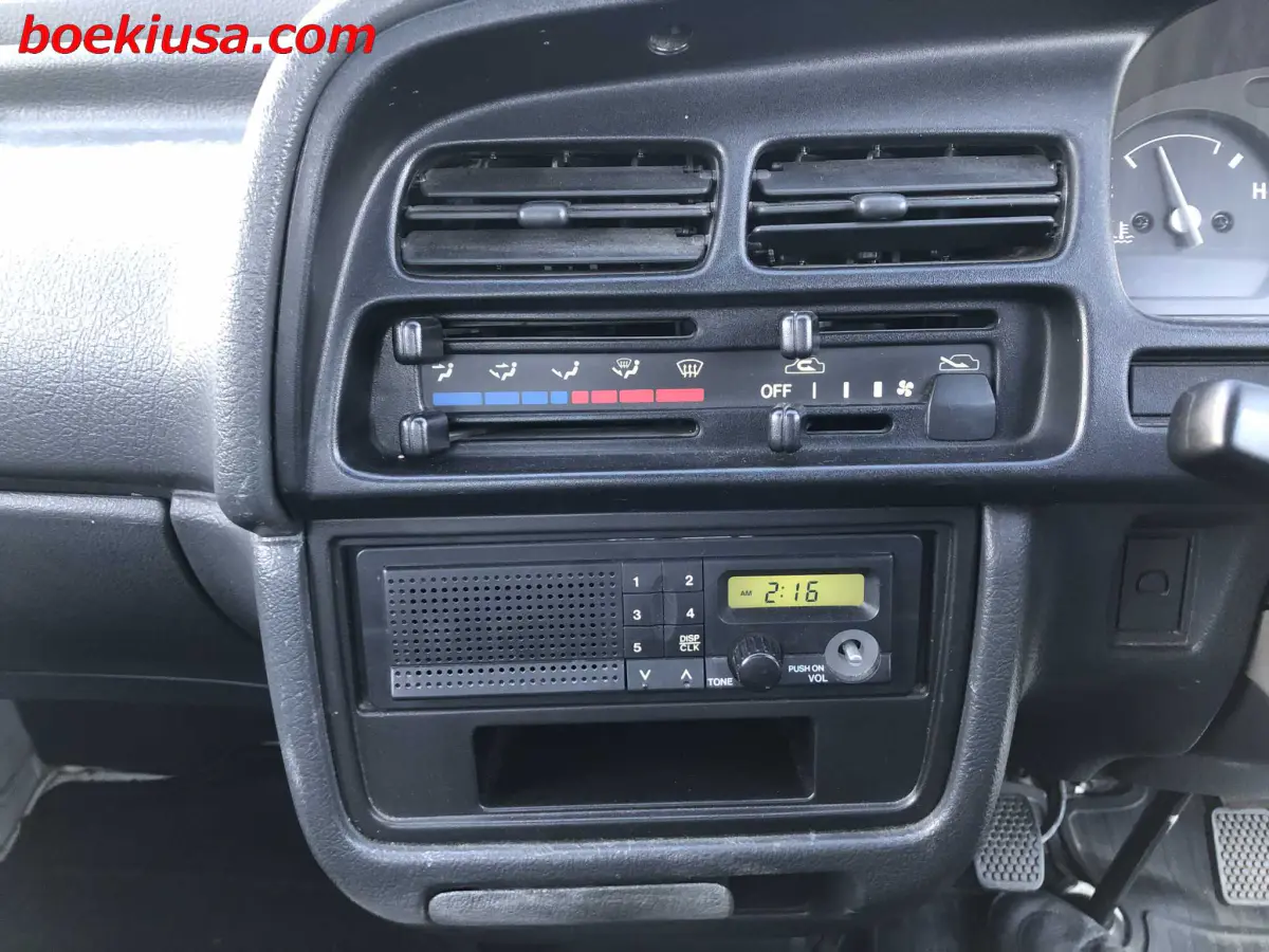 1994 Suzuki Carry 4x4, a white Kei Truck, for sale at Boeki USA in Paterson, NJ (photo 17 of 20)
