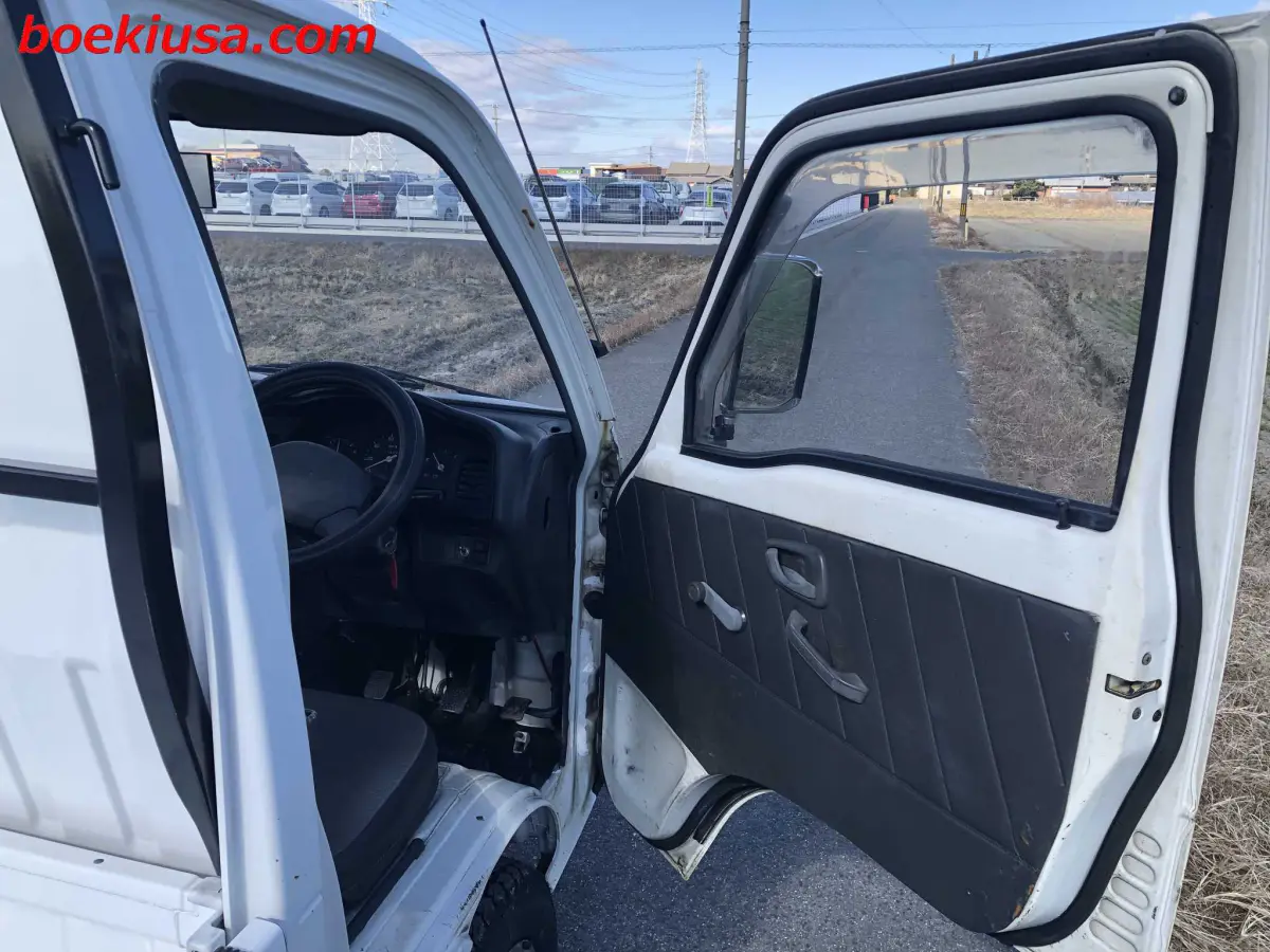 1994 Suzuki Carry 4x4, a white Kei Truck, for sale at Boeki USA in Paterson, NJ (photo 12 of 20)