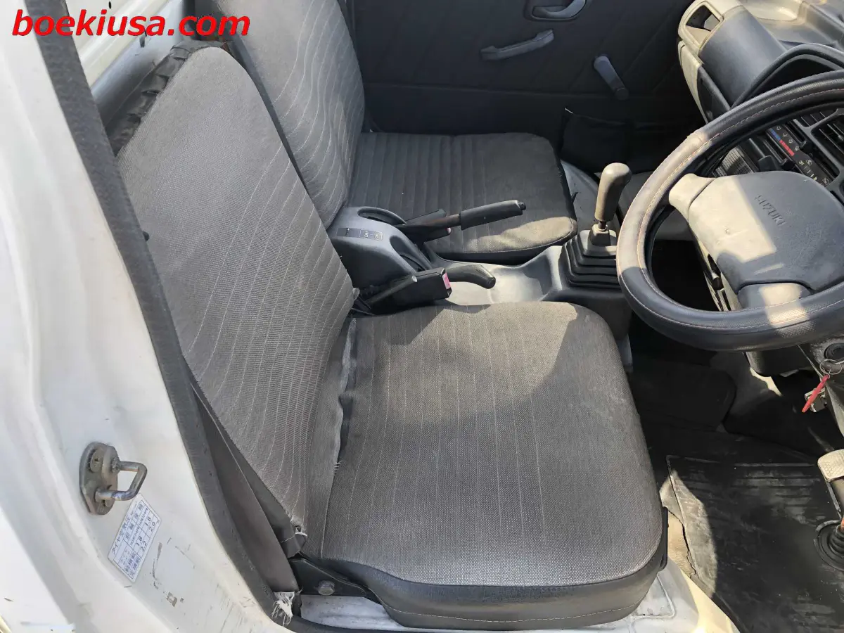 1994 Suzuki Carry 4x4, a white Kei Truck, for sale at Boeki USA in Paterson, NJ (photo 14 of 20)