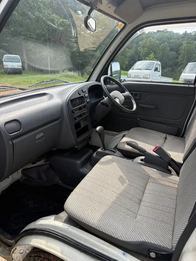 1995 Daihatsu Hijet 4WD, a white Kei Truck, for sale at Mayberry Mini Trucks in Mount Airy, NC (photo 10 of 18)