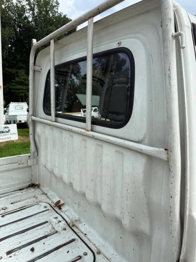1995 Daihatsu Hijet 4WD, a white Kei Truck, for sale at Mayberry Mini Trucks in Mount Airy, NC (photo 16 of 18)