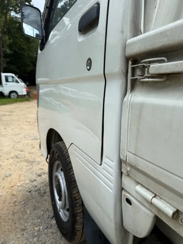1995 Daihatsu Hijet 4WD, a white Kei Truck, for sale at Mayberry Mini Trucks in Mount Airy, NC (photo 17 of 18)