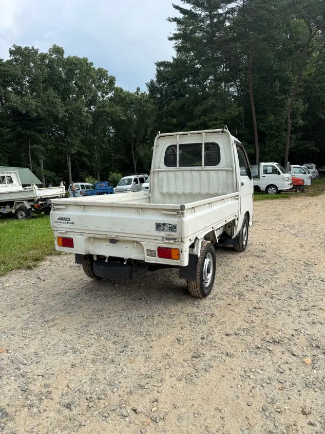 1995 Daihatsu Hijet 4WD, a white Kei Truck, for sale at Mayberry Mini Trucks in Mount Airy, NC (photo 5 of 18)