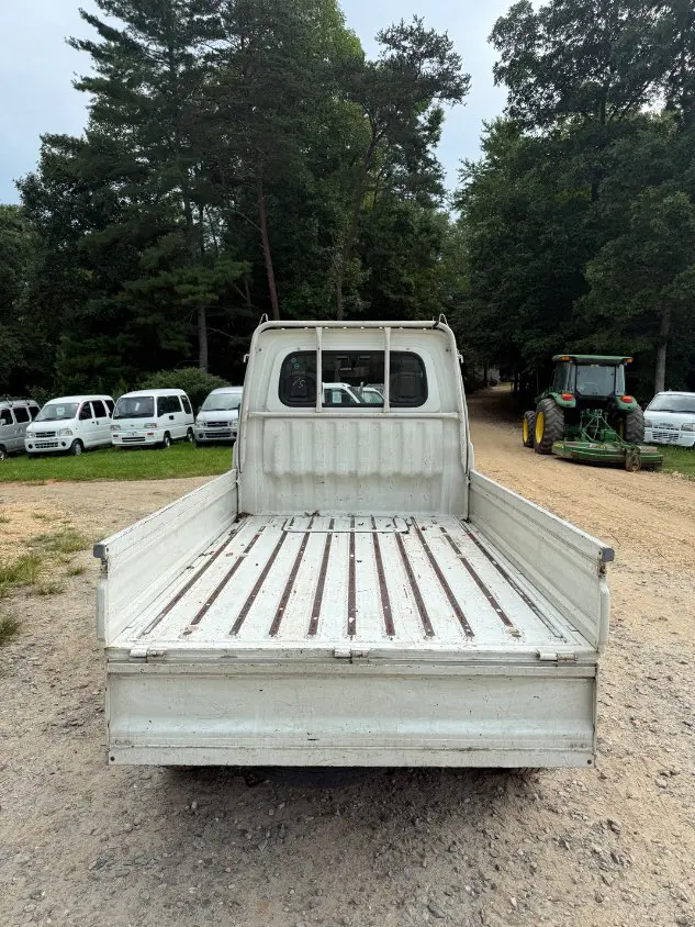 1995 Daihatsu Hijet 4WD, a white Kei Truck, for sale at Mayberry Mini Trucks in Mount Airy, NC (photo 7 of 18)