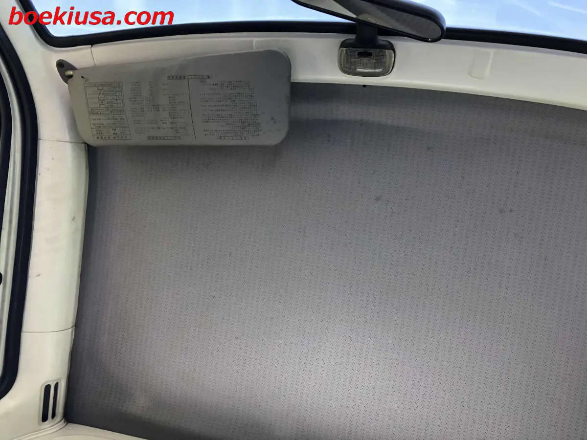 1995 Daihatsu Hijet 4x4, a white Kei Truck, for sale at Boeki USA in Paterson, NJ (photo 11 of 20)