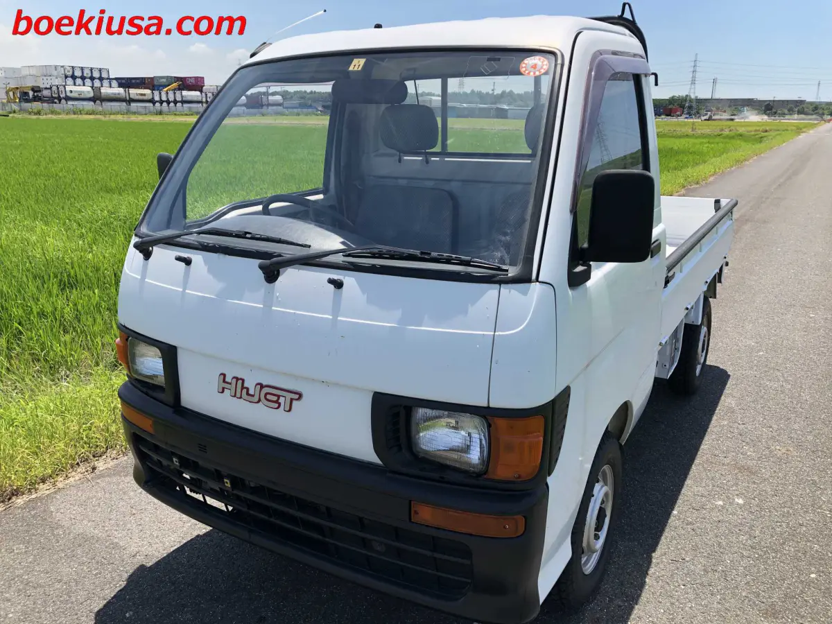 1995 Daihatsu Hijet 4x4, a white Kei Truck, for sale at Boeki USA in Paterson, NJ (photo 2 of 20)