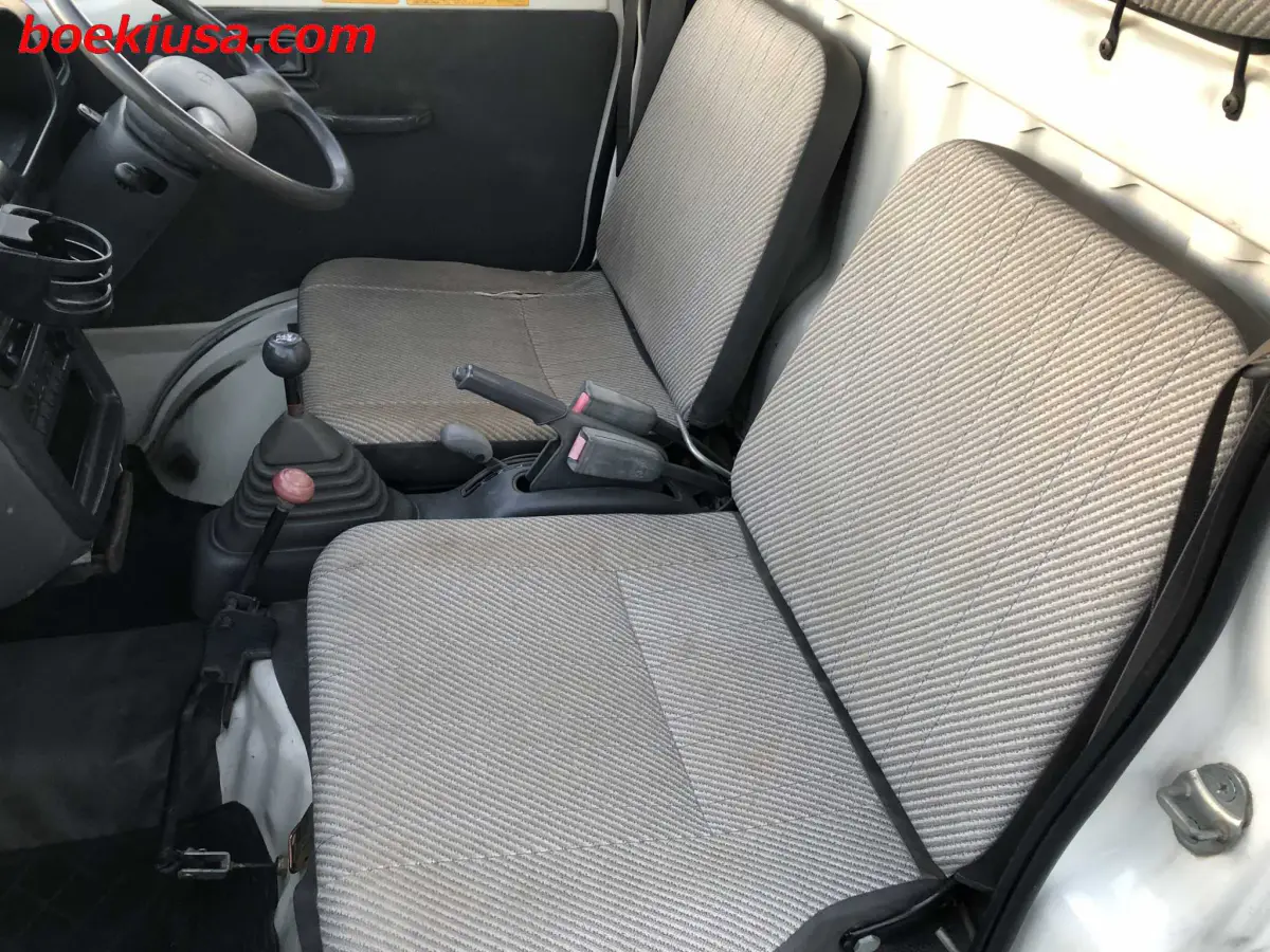 1995 Daihatsu Hijet Dump 4x4, a white Kei Truck, for sale at Boeki USA in Paterson, NJ (photo 10 of 20)