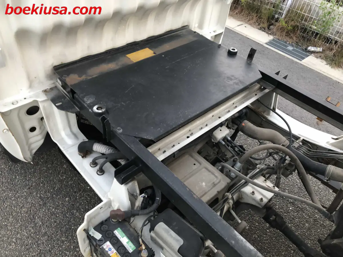 1995 Daihatsu Hijet Dump 4x4, a white Kei Truck, for sale at Boeki USA in Paterson, NJ (photo 6 of 20)