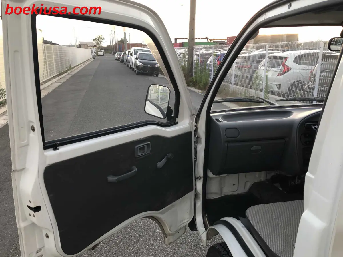 1995 Daihatsu Hijet Dump 4x4, a white Kei Truck, for sale at Boeki USA in Paterson, NJ (photo 8 of 20)