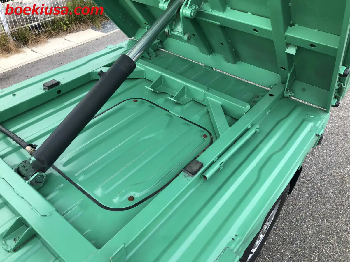 1995 Honda Acty Dump 4x4, a green Kei Truck, for sale at Boeki USA in Paterson, NJ (photo 5 of 20)