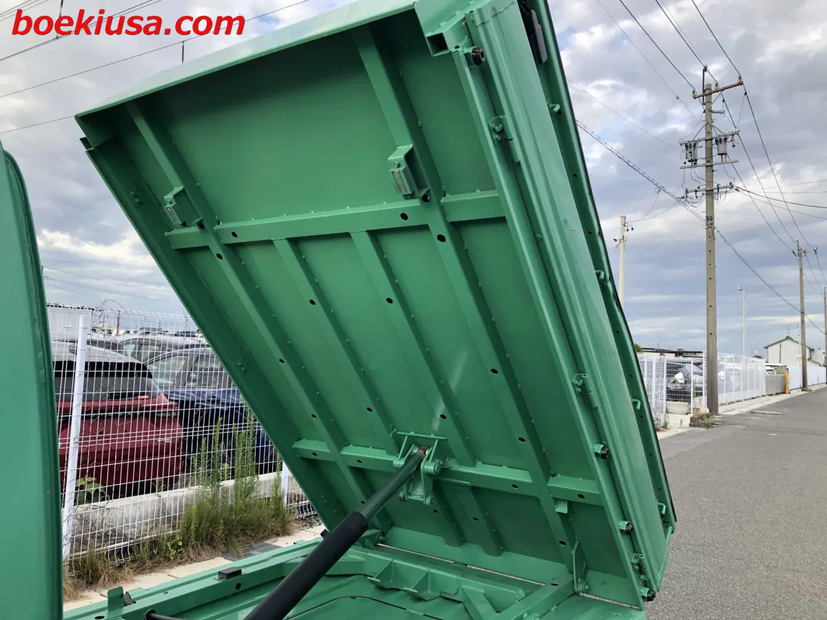 1995 Honda Acty Dump 4x4, a green Kei Truck, for sale at Boeki USA in Paterson, NJ (photo 7 of 20)