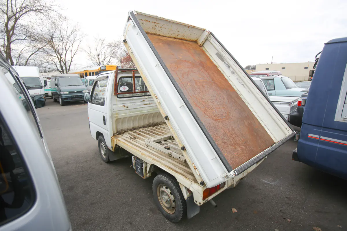 1995 Honda Acty Dump, a Kei Truck, for sale at Street Legal Mini Trucks in Philadelphia, PA (photo 4 of 20)