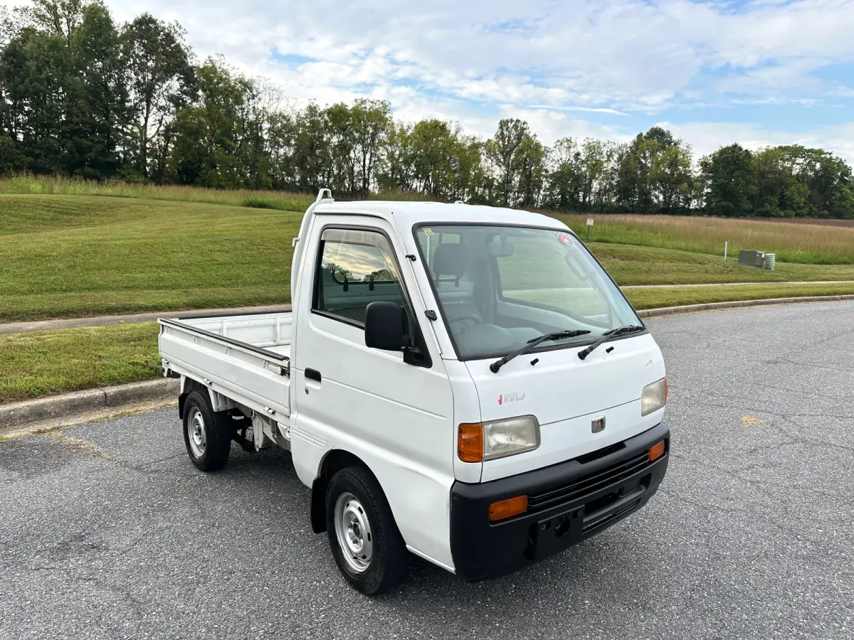 1995 Mazda Autozam Scrum 4WD, a Kei Truck, for sale at Tokyo Motors DC in Boyds, MD (photo 10 of 15)