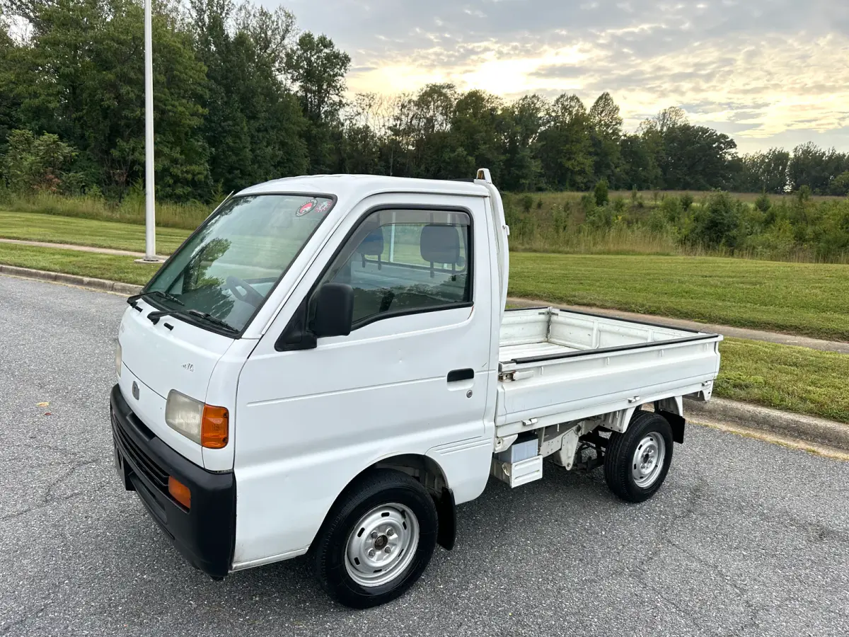 1995 Mazda Autozam Scrum 4WD, a Kei Truck, for sale at Tokyo Motors DC in Boyds, MD (photo 2 of 15)