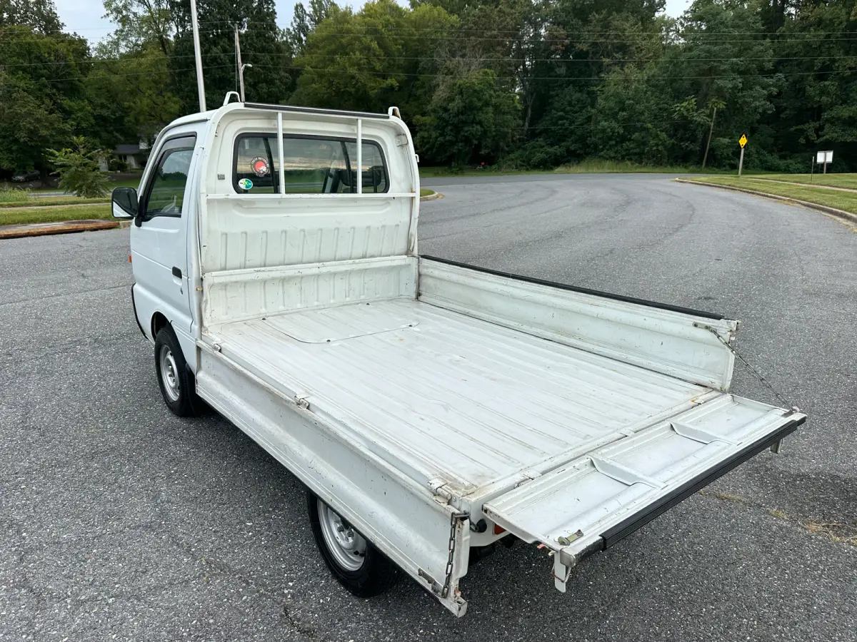 1995 Mazda Autozam Scrum 4WD, a Kei Truck, for sale at Tokyo Motors DC in Boyds, MD (photo 5 of 15)