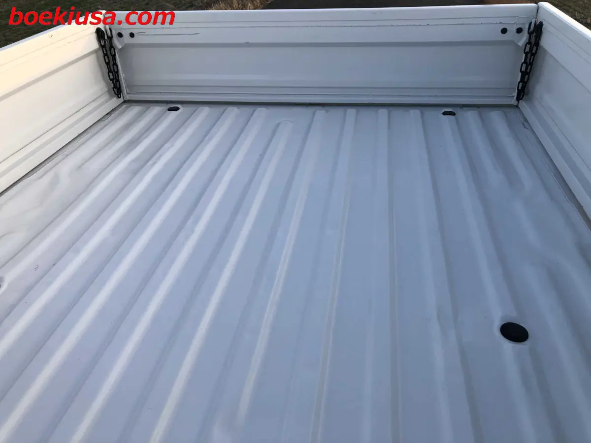 1995 Mitsubishi Minicab 4x4, a white Kei Truck, for sale at Boeki USA in Paterson, NJ (photo 7 of 20)