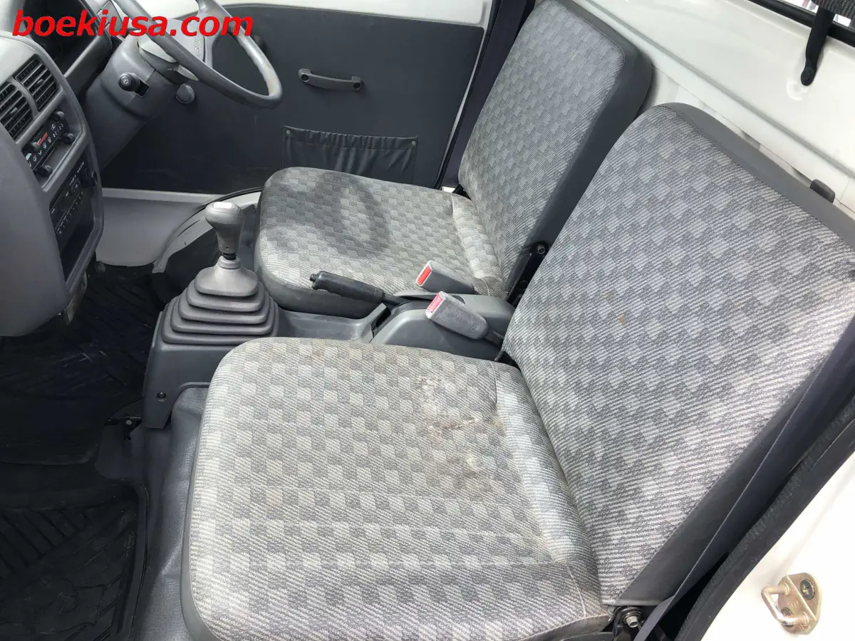 1995 Subaru Sambar 4x4, a white Kei Truck, for sale at Boeki USA in Paterson, NJ (photo 10 of 20)
