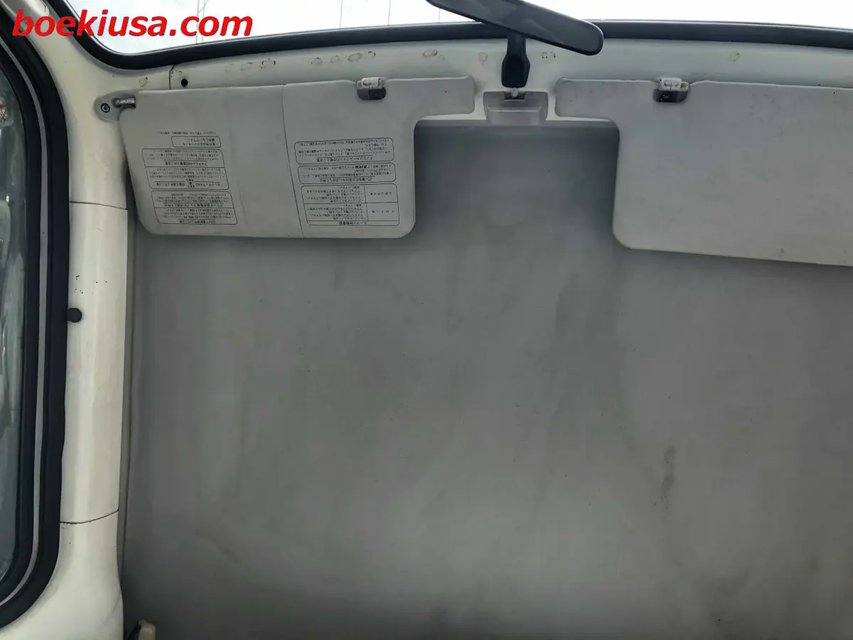1995 Subaru Sambar 4x4, a white Kei Truck, for sale at Boeki USA in Paterson, NJ (photo 11 of 20)