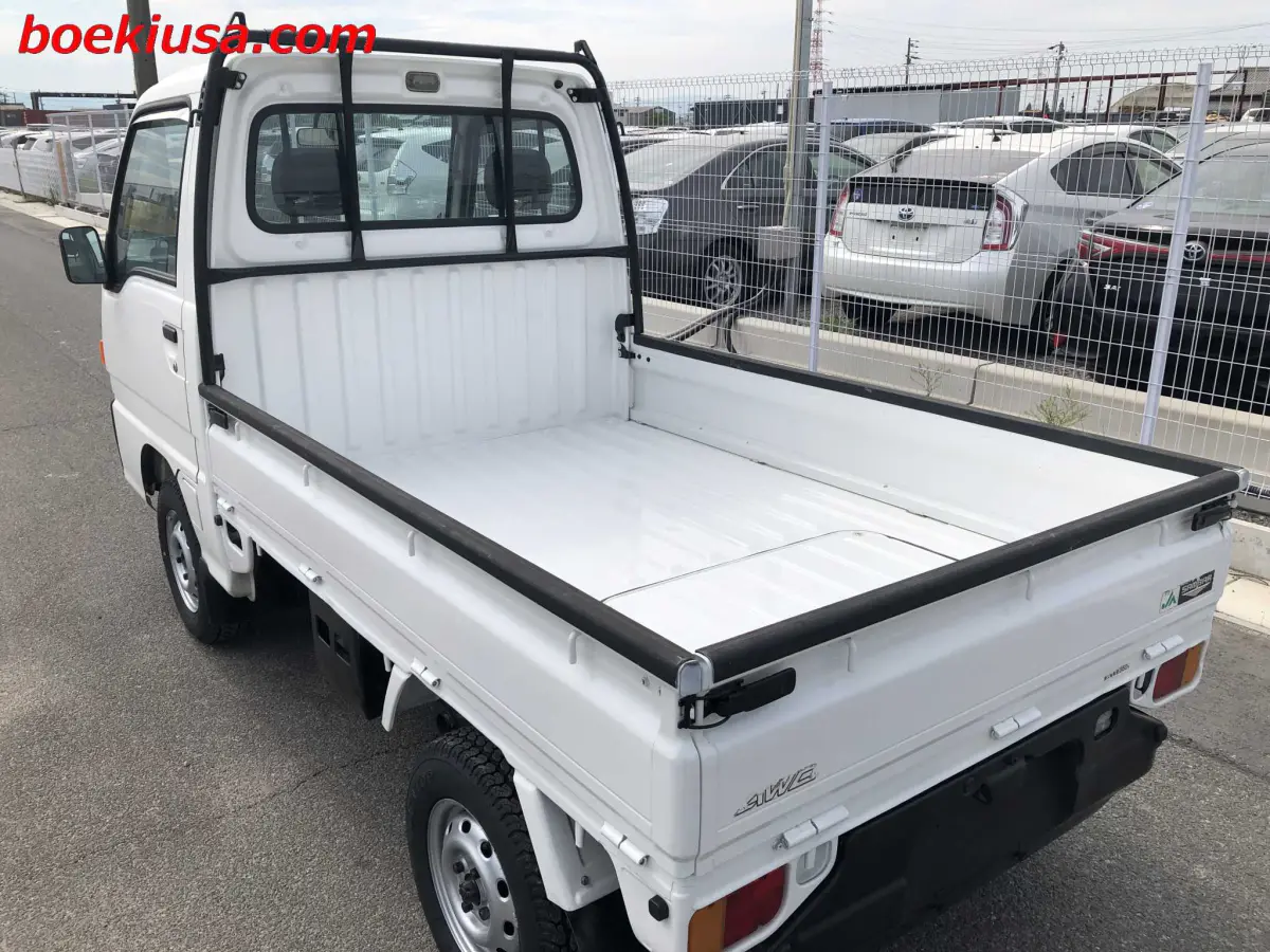 1995 Subaru Sambar 4x4, a white Kei Truck, for sale at Boeki USA in Paterson, NJ (photo 3 of 20)