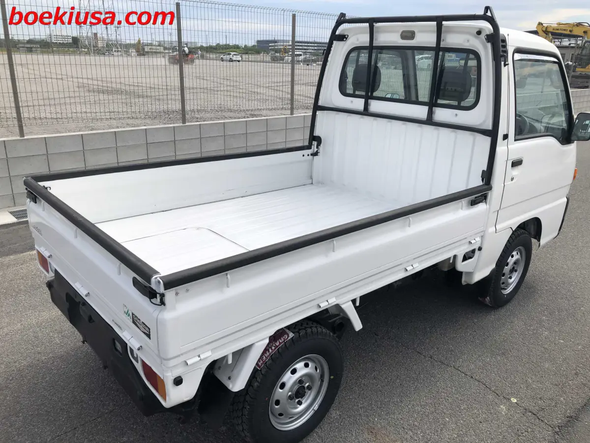 1995 Subaru Sambar 4x4, a white Kei Truck, for sale at Boeki USA in Paterson, NJ (photo 4 of 20)