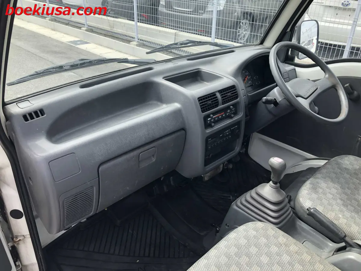 1995 Subaru Sambar 4x4, a white Kei Truck, for sale at Boeki USA in Paterson, NJ (photo 9 of 20)