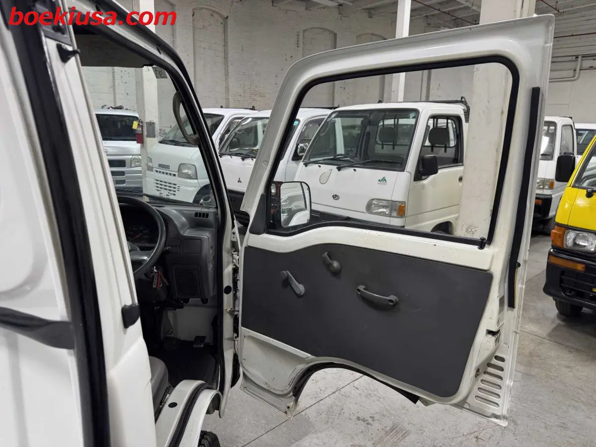 1995 Subaru Sambar 4x4, a white Kei Truck, for sale at Boeki USA in Paterson, NJ (photo 12 of 20)