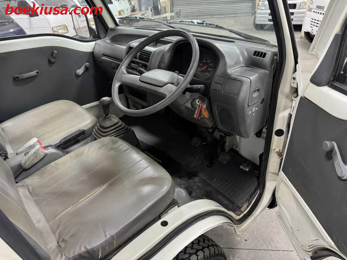 1995 Subaru Sambar 4x4, a white Kei Truck, for sale at Boeki USA in Paterson, NJ (photo 13 of 20)