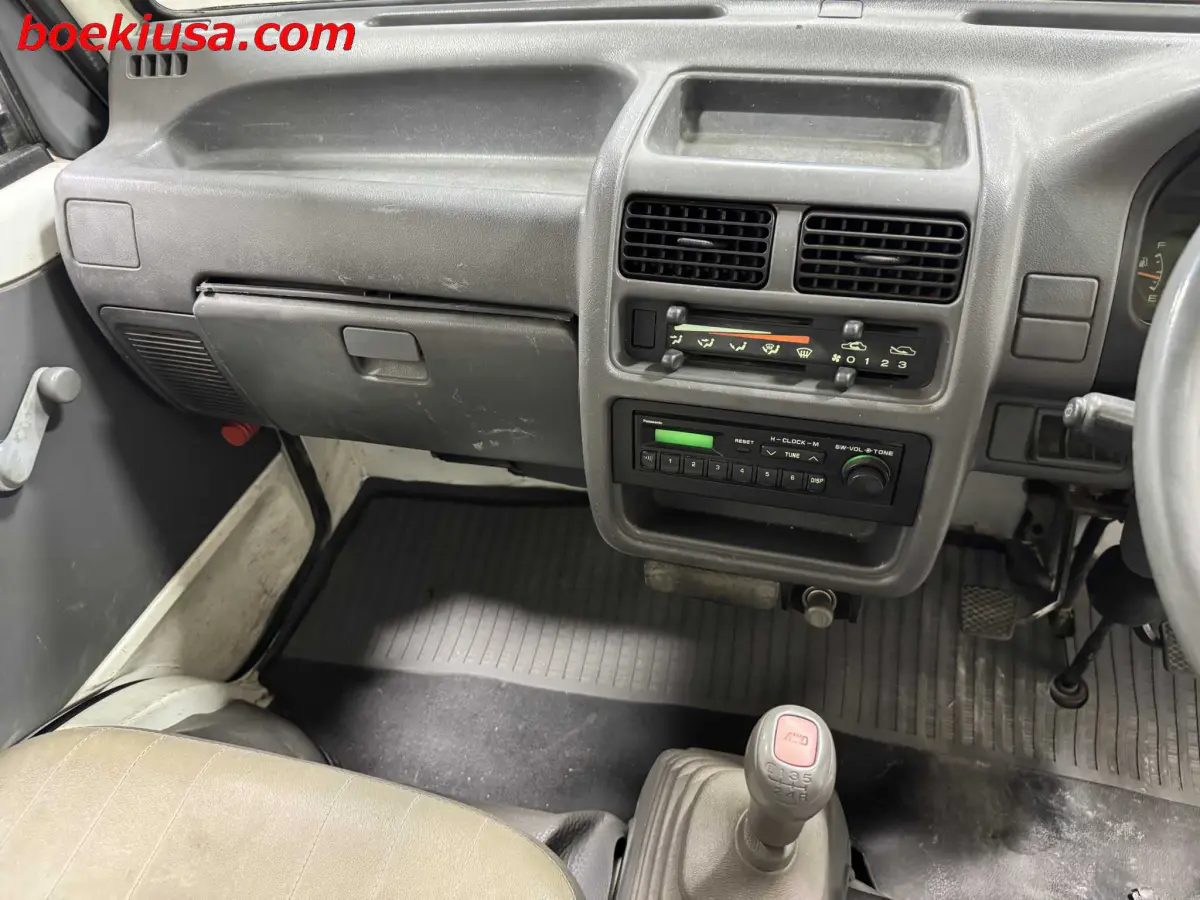 1995 Subaru Sambar 4x4, a white Kei Truck, for sale at Boeki USA in Paterson, NJ (photo 16 of 20)