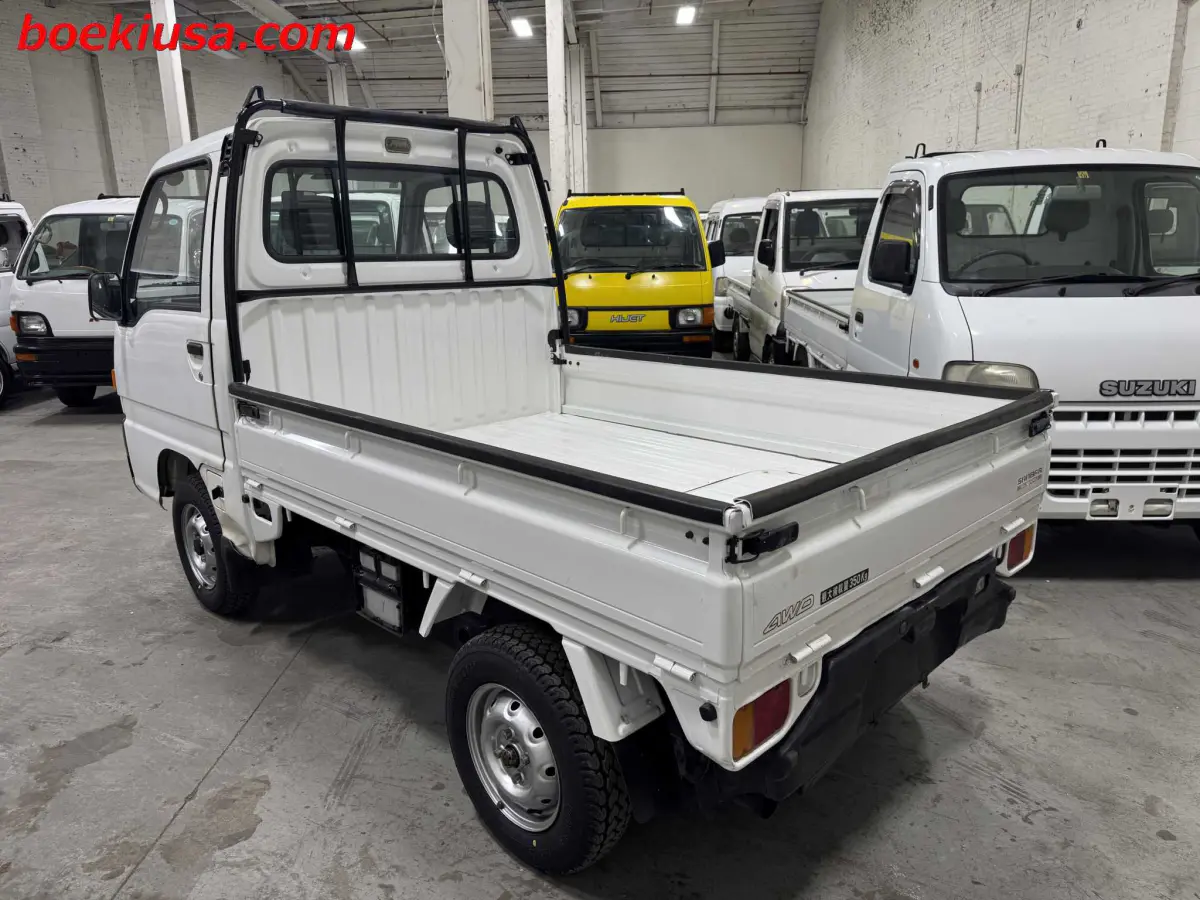 1995 Subaru Sambar 4x4, a white Kei Truck, for sale at Boeki USA in Paterson, NJ (photo 3 of 20)