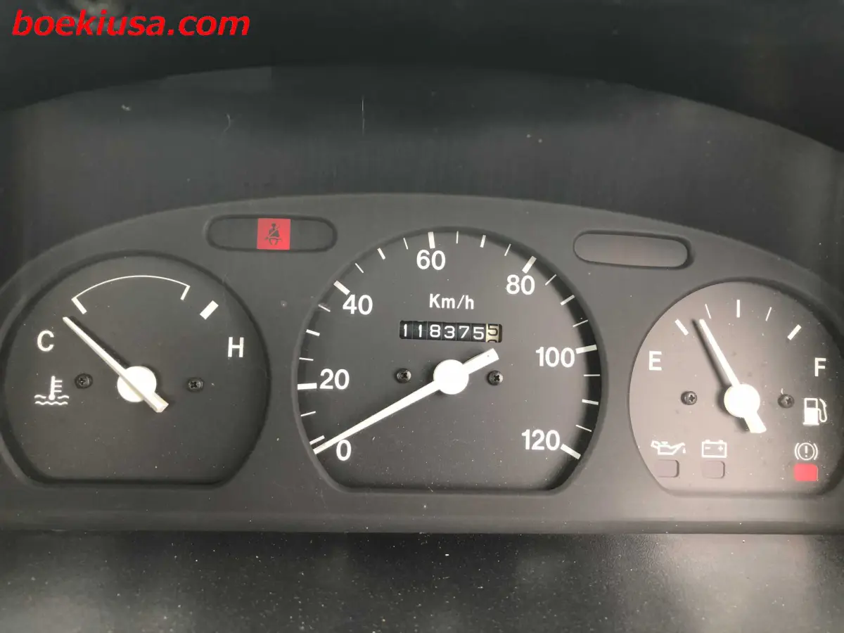 1995 Suzuki Carry Dump 4x4, a white Kei Truck, for sale at Boeki USA in Paterson, NJ (photo 18 of 20)