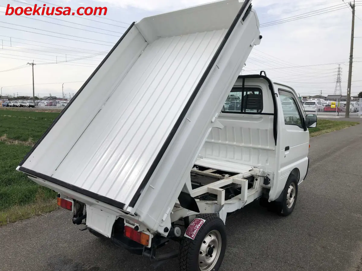 1995 Suzuki Carry Dump 4x4, a white Kei Truck, for sale at Boeki USA in Paterson, NJ (photo 4 of 20)
