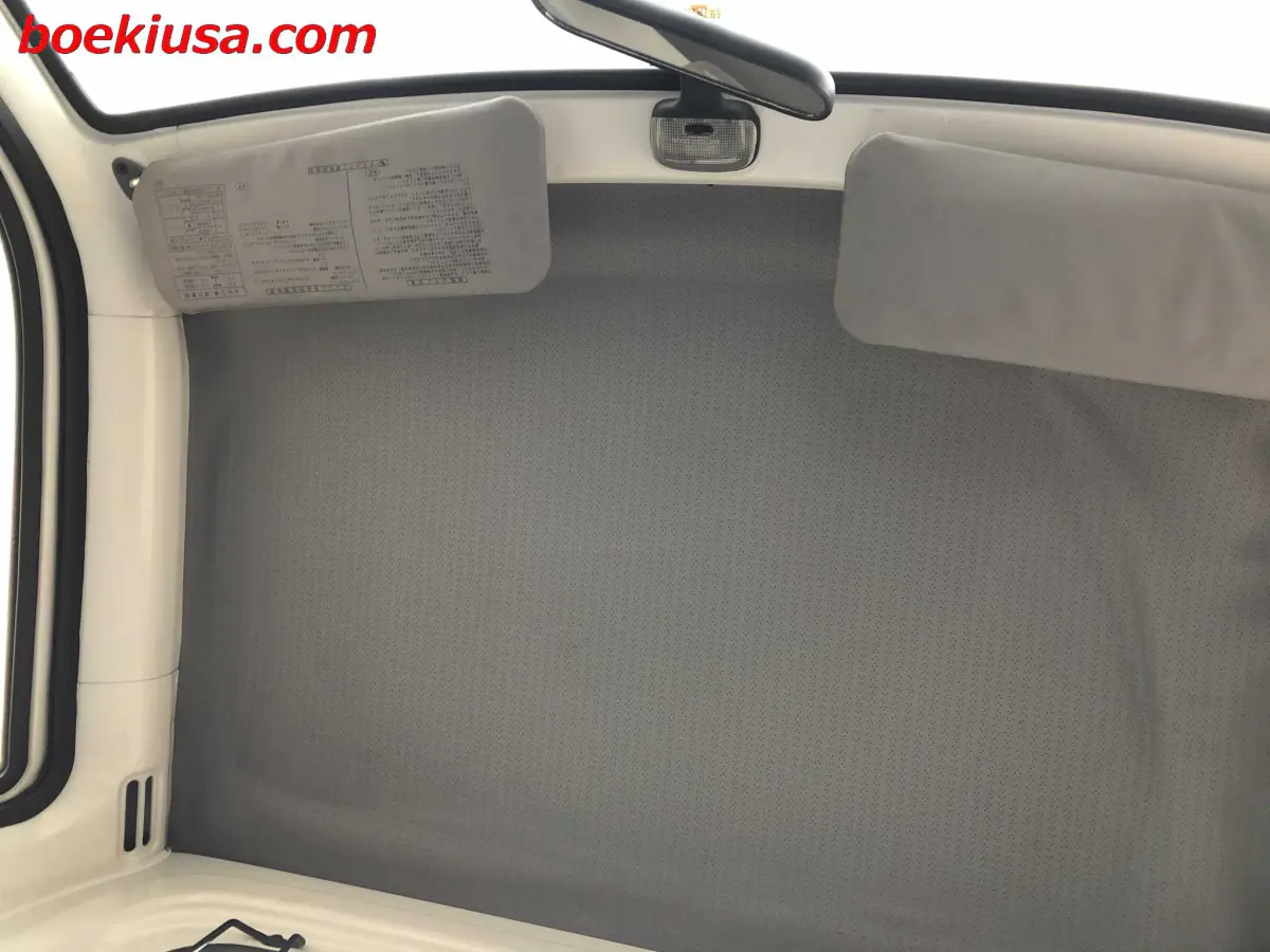 1996 Daihatsu Hijet 4x4, a white Kei Truck, for sale at Boeki USA in Paterson, NJ (photo 11 of 20)