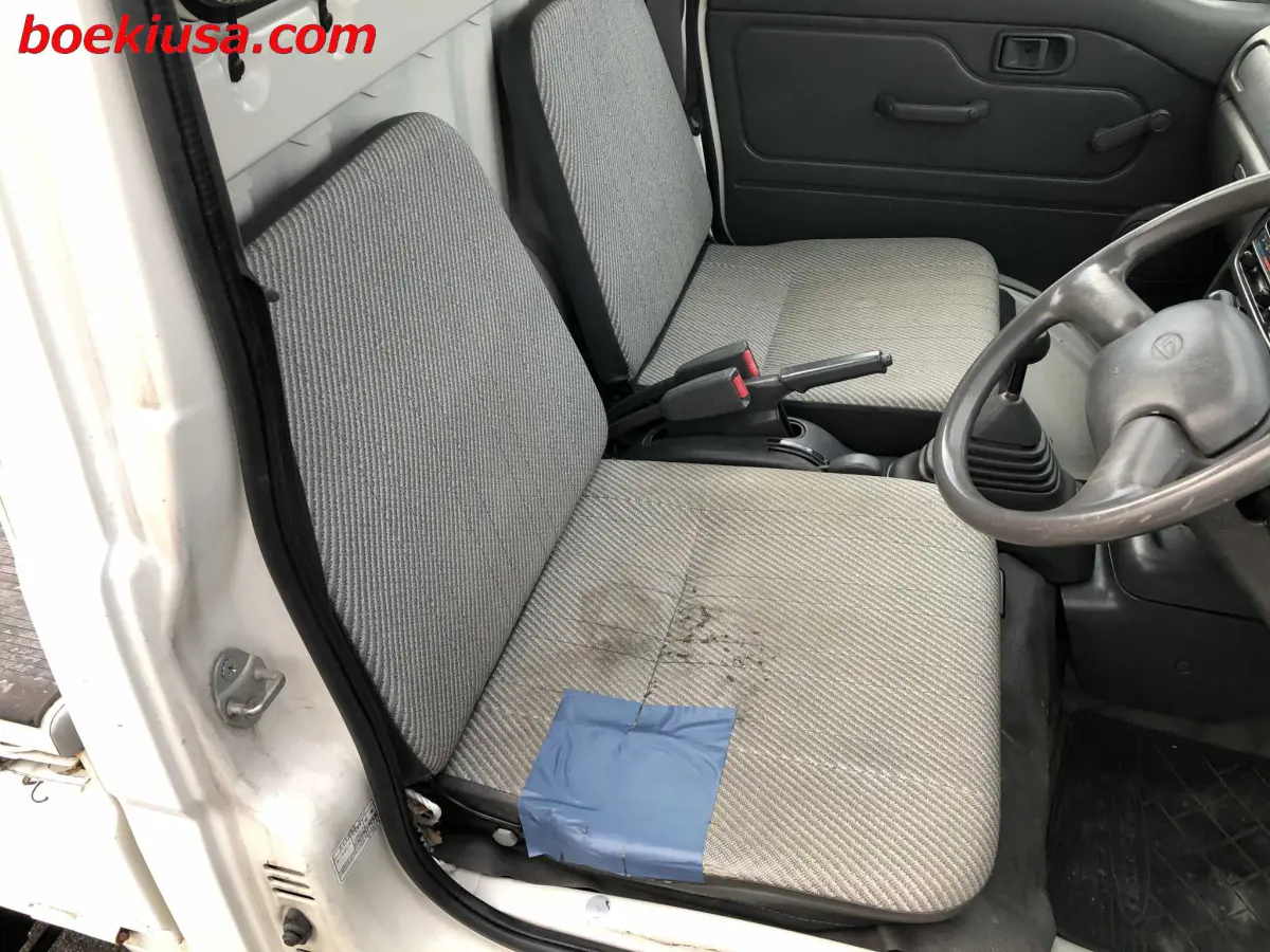 1996 Daihatsu Hijet 4x4, a white Kei Truck, for sale at Boeki USA in Paterson, NJ (photo 14 of 20)