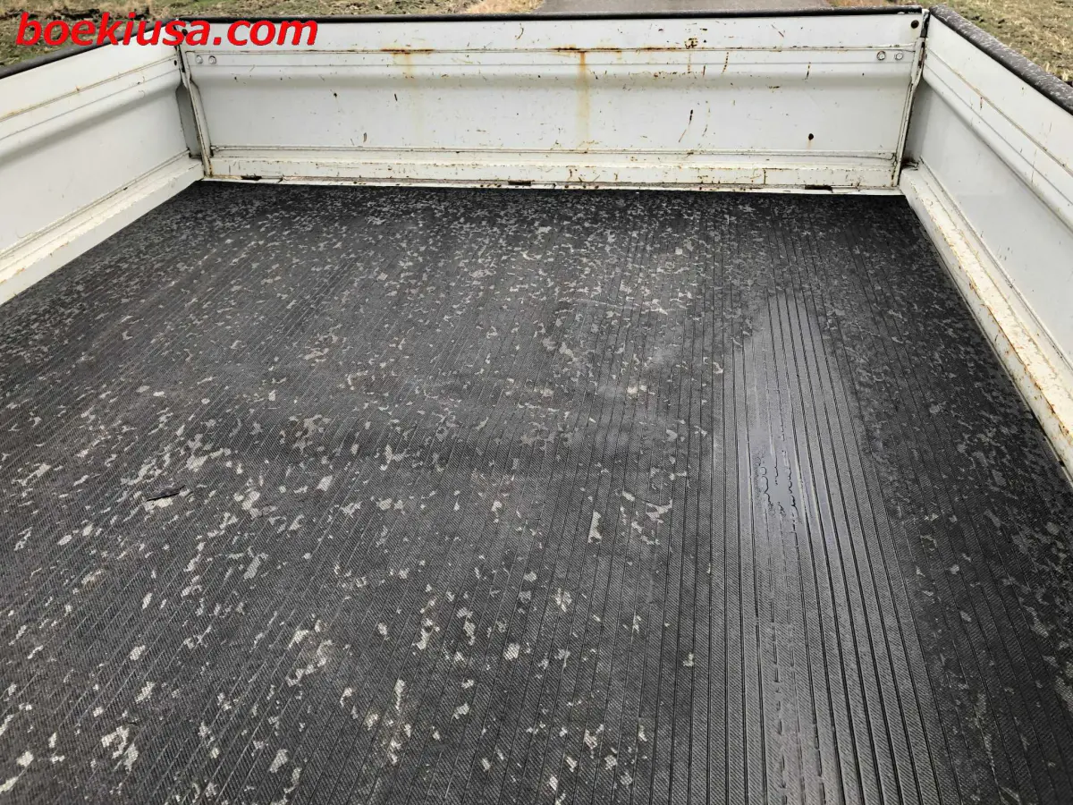1996 Daihatsu Hijet 4x4, a white Kei Truck, for sale at Boeki USA in Paterson, NJ (photo 7 of 20)