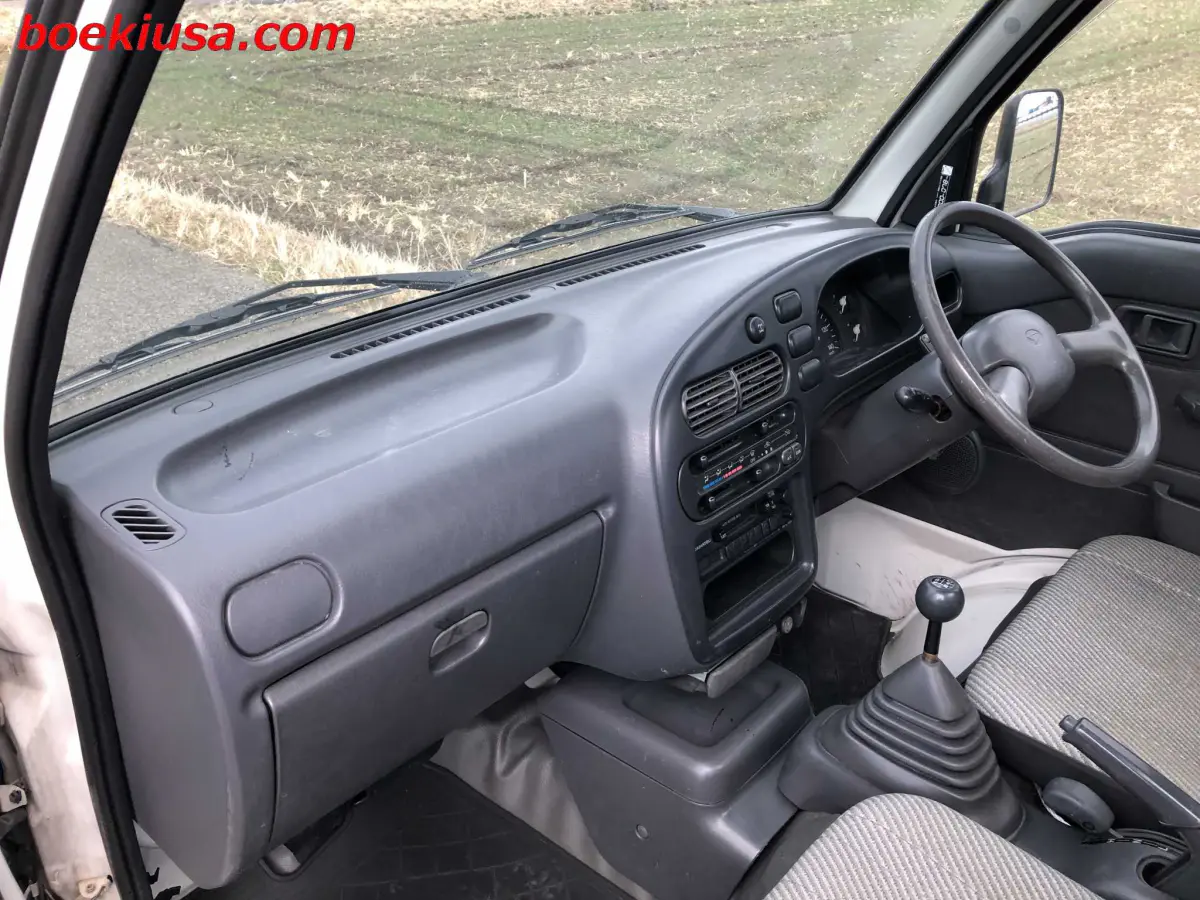 1996 Daihatsu Hijet 4x4, a white Kei Truck, for sale at Boeki USA in Paterson, NJ (photo 9 of 20)