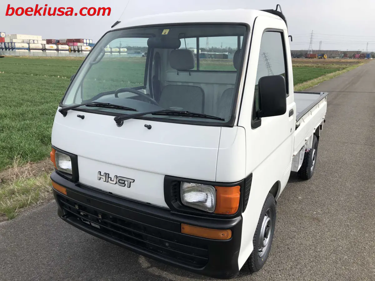 1996 Daihatsu Hijet 4x4, a white Kei Truck, for sale at Boeki USA in Paterson, NJ (photo 2 of 20)