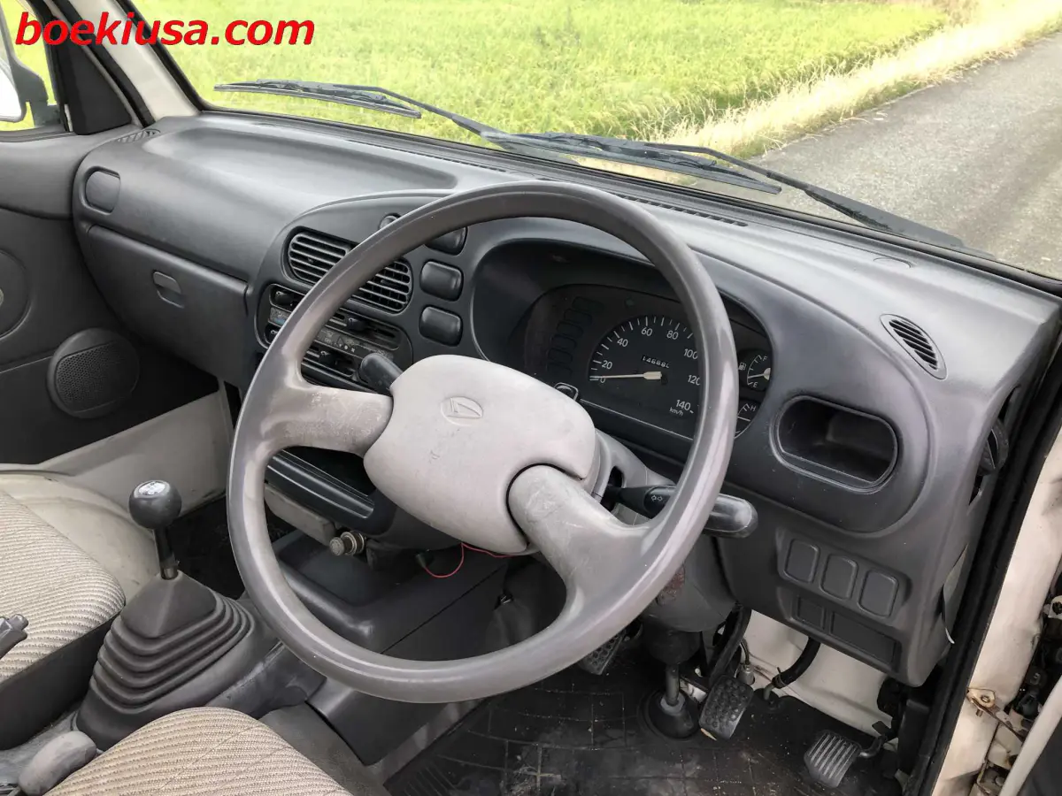 1996 Daihatsu Hijet 4x4, a white Kei Truck, for sale at Boeki USA in Paterson, NJ (photo 13 of 20)