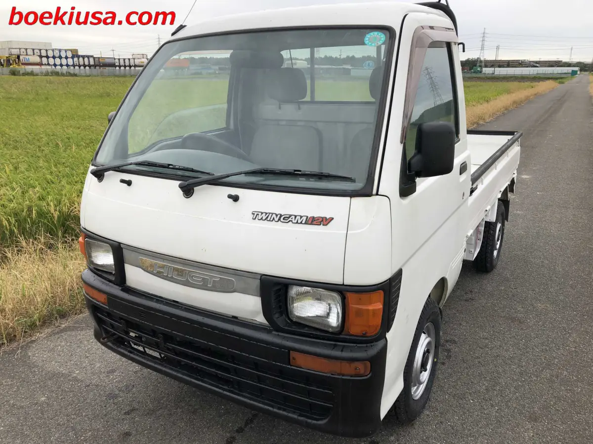 1996 Daihatsu Hijet 4x4, a white Kei Truck, for sale at Boeki USA in Paterson, NJ (photo 2 of 20)