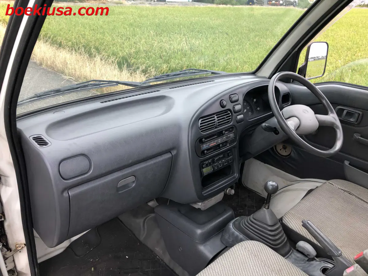 1996 Daihatsu Hijet 4x4, a white Kei Truck, for sale at Boeki USA in Paterson, NJ (photo 9 of 20)